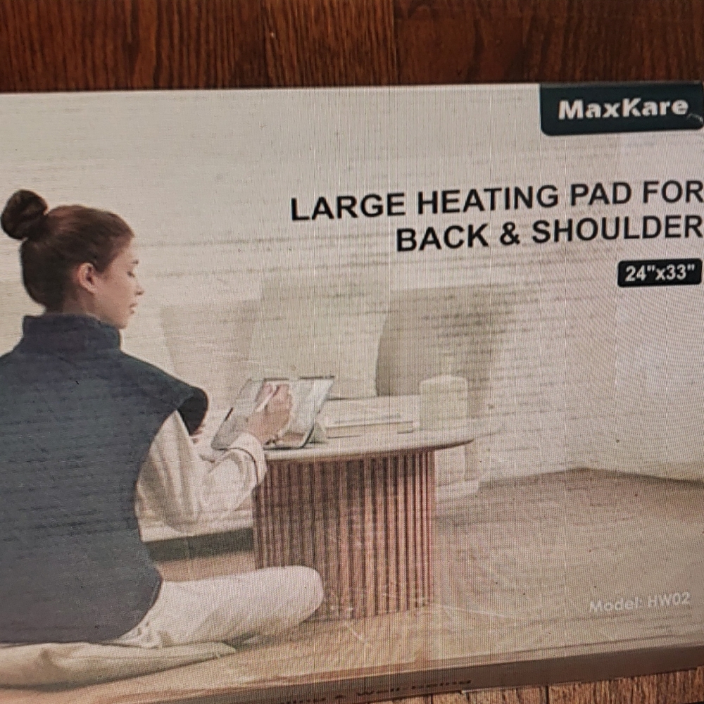 NWOT MAX KARE LARGE HEATING PAD FOR BACK &SHOULDERS